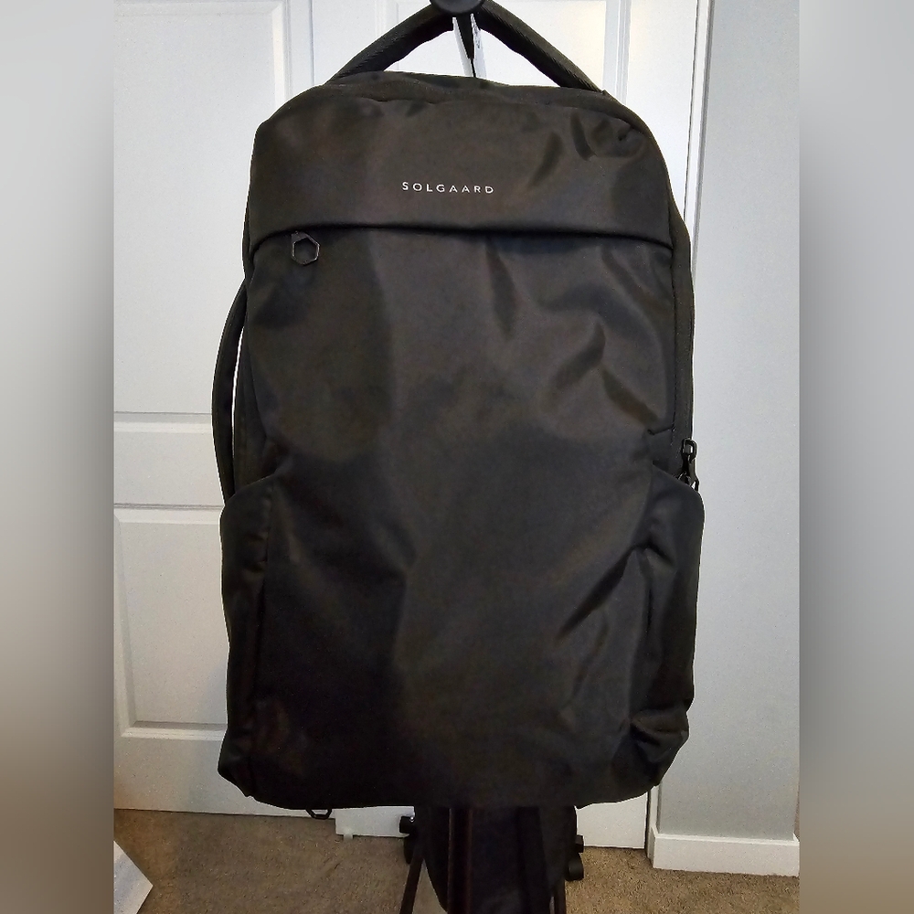 *BRAND NEW* SOLGAARD The Endeavor Mini everyday/travel backpack -Black